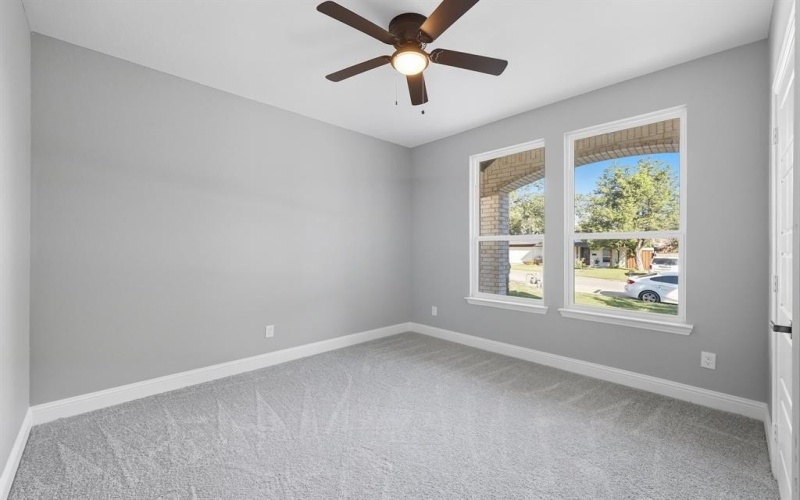 2513 Laurel Street, Grand Prairie, TX 75050, 4 Habitaciones Habitaciones , ,2 BañosBaños,Residential,En Venta,2513 Laurel Street,0,21188606