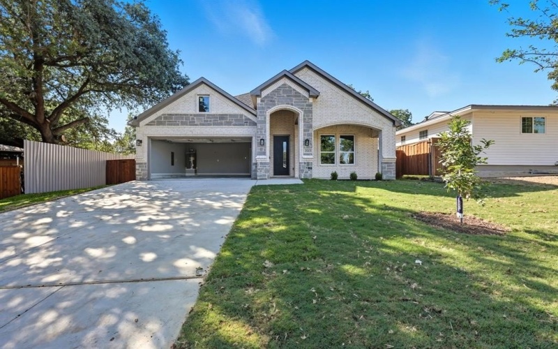 2513 Laurel Street, Grand Prairie, TX 75050, 4 Habitaciones Habitaciones , ,2 BañosBaños,Residential,En Venta,2513 Laurel Street,0,21188606