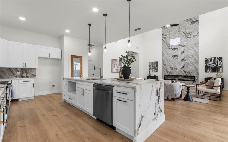 8910 Wadlington Avenue, Dallas, TX 75217, 3 Habitaciones Habitaciones , ,3 BañosBaños,Residential,En Venta,8910 Wadlington Avenue,0,21188872