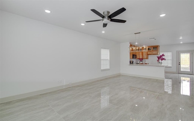 3157 N Glen Garden Drive, Fort Worth, TX 76119, 6 Bedrooms Bedrooms, ,2 BathroomsBathrooms,Residential Multi Family,For Sale,3157 N Glen Garden Drive,0,21188974