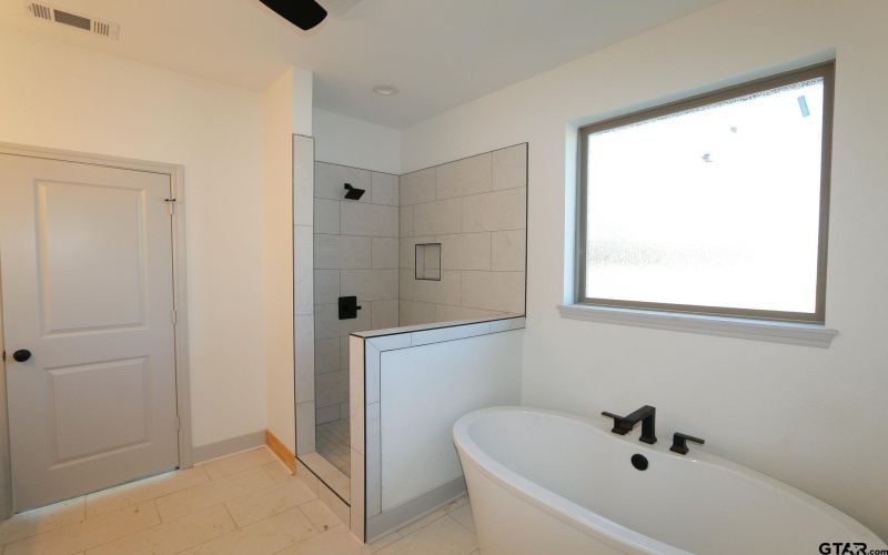 16527 Cooper Way, Tyler, TX 75703, 4 Bedrooms Bedrooms, ,2 BathroomsBathrooms,Residential,For Sale,16527 Cooper Way,0,26002634