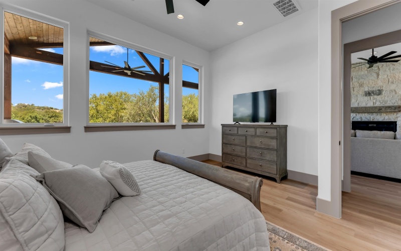 208 E Lakeshore Drive, Sunrise Beach, TX 78643, 4 Habitaciones Habitaciones , ,5 BañosBaños,Residential,En Venta,208 E Lakeshore Drive,0,176638