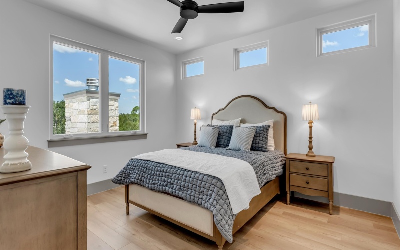 208 E Lakeshore Drive, Sunrise Beach, TX 78643, 4 Habitaciones Habitaciones , ,5 BañosBaños,Residential,En Venta,208 E Lakeshore Drive,0,176638