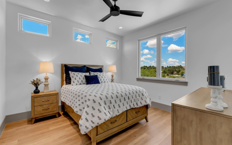 208 E Lakeshore Drive, Sunrise Beach, TX 78643, 4 Habitaciones Habitaciones , ,5 BañosBaños,Residential,En Venta,208 E Lakeshore Drive,0,176638