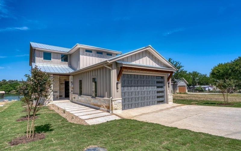 208 E Lakeshore Drive, Sunrise Beach, TX 78643, 4 Habitaciones Habitaciones , ,5 BañosBaños,Residential,En Venta,208 E Lakeshore Drive,0,176638