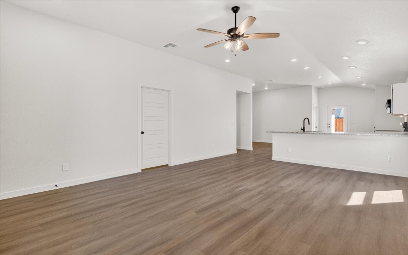 13705 Gary Avenue, Lubbock, TX 79423, 3 Habitaciones Habitaciones , ,2 BañosBaños,Residential,En Venta,13705 Gary Avenue,0,202602488