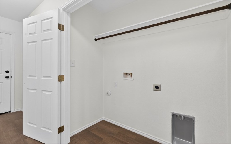 305 N Adams St, Midland, TX 79701, 3 Habitaciones Habitaciones , ,2 BañosBaños,Residential,En Venta,305 N Adams St,0,50091116