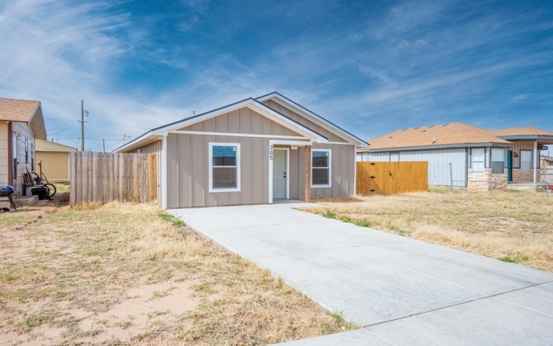 305 N Adams St, Midland, TX 79701, 3 Habitaciones Habitaciones , ,2 BañosBaños,Residential,En Venta,305 N Adams St,0,50091116