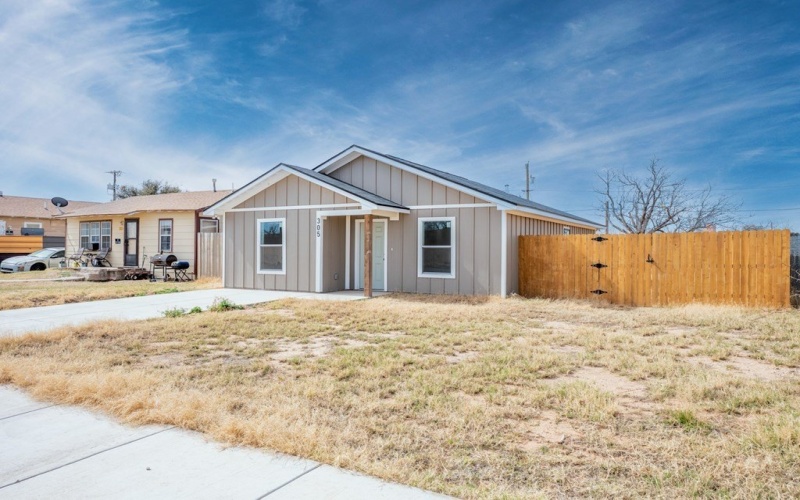 305 N Adams St, Midland, TX 79701, 3 Habitaciones Habitaciones , ,2 BañosBaños,Residential,En Venta,305 N Adams St,0,50091116