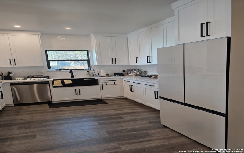 511 E Woodlawn Avenue, San Antonio, TX 78212, 3 Habitaciones Habitaciones , ,2 BañosBaños,Residential,En Venta,511 E Woodlawn Avenue,0,1943902