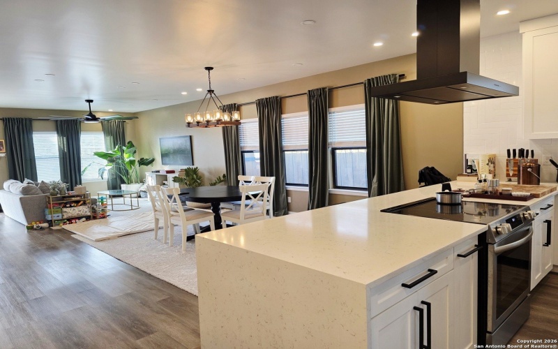 511 E Woodlawn Avenue, San Antonio, TX 78212, 3 Habitaciones Habitaciones , ,2 BañosBaños,Residential,En Venta,511 E Woodlawn Avenue,0,1943902