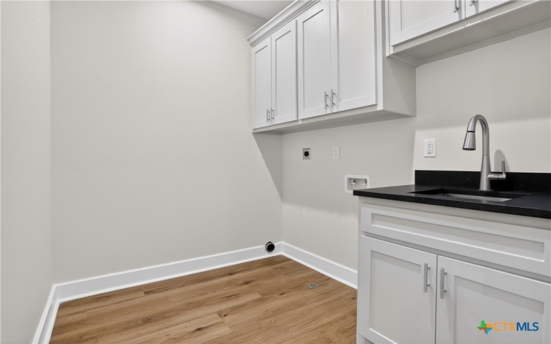 520 Essence Drive, Victoria, TX 77904, 4 Bedrooms Bedrooms, ,2 BathroomsBathrooms,Residential,For Sale,520 Essence Drive,0,605498