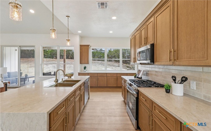 858 Rutherford, Fischer, TX 78623, 4 Bedrooms Bedrooms, ,5 BathroomsBathrooms,Residential,For Sale,858 Rutherford,0,605520