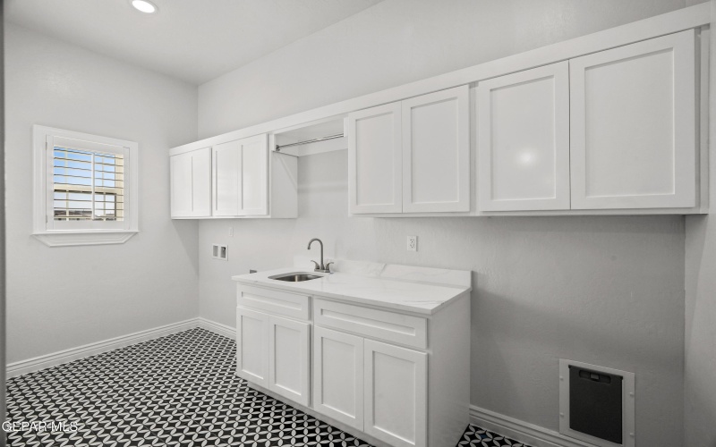 960 NAYLAND Place, El Paso, TX 79928, 4 Bedrooms Bedrooms, ,2 BathroomsBathrooms,Residential,For Sale,960 NAYLAND Place,0,938887