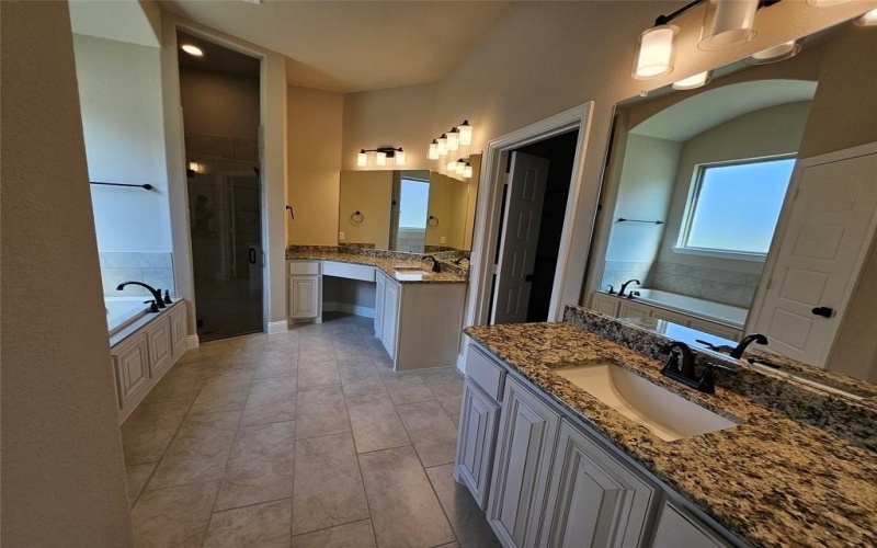 381 Magnolia Court, Trenton, TX 75490, 6 Bedrooms Bedrooms, ,3 BathroomsBathrooms,Residential,For Sale,381 Magnolia Court,20685332
