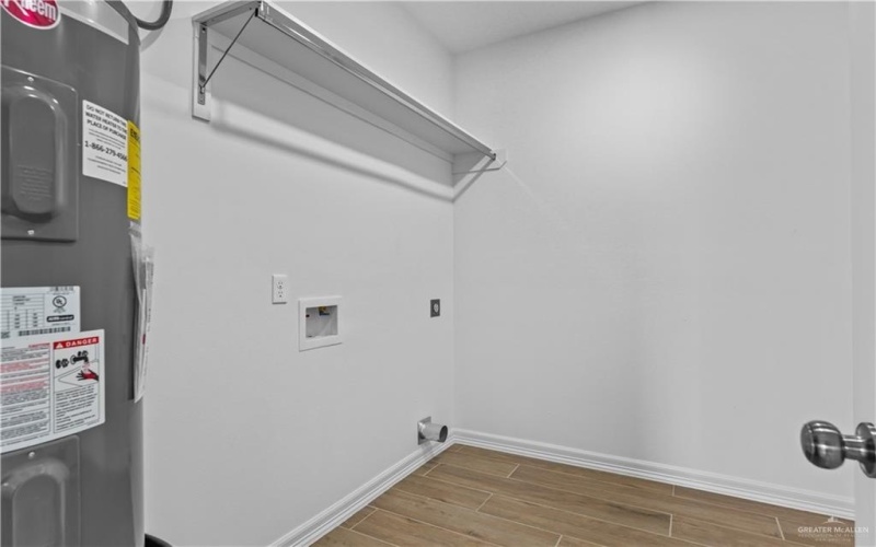 2807 E Comal Road, Edinburg, TX 78542, 3 Bedrooms Bedrooms, ,2 BathroomsBathrooms,Residential,For Sale,2807 E Comal Road,0,496776