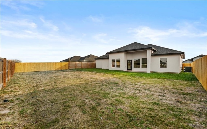 2807 E Comal Road, Edinburg, TX 78542, 3 Bedrooms Bedrooms, ,2 BathroomsBathrooms,Residential,For Sale,2807 E Comal Road,0,496776