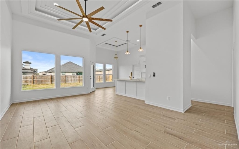 2807 E Comal Road, Edinburg, TX 78542, 3 Bedrooms Bedrooms, ,2 BathroomsBathrooms,Residential,For Sale,2807 E Comal Road,0,496776