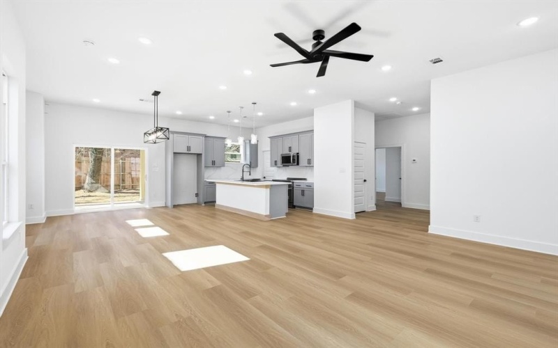 167 W Shore, Lewisville, TX 75057, 4 Habitaciones Habitaciones , ,2 BañosBaños,Residential,En Venta,167 W Shore,0,21181698