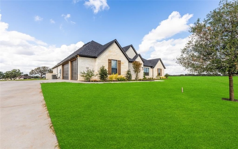 1000 Beginnings Drive, Granbury, TX 76049, 4 Bedrooms Bedrooms, ,3 BathroomsBathrooms,Residential,For Sale,1000 Beginnings Drive,0,21184485