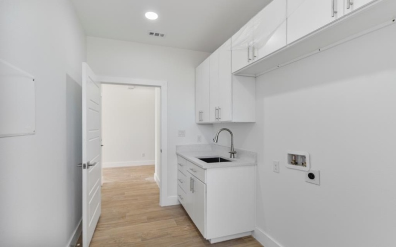 8663 Fiesta, Odessa, TX 79765, 4 Habitaciones Habitaciones , ,3 BañosBaños,Residential,En Venta,8663 Fiesta,0,165066