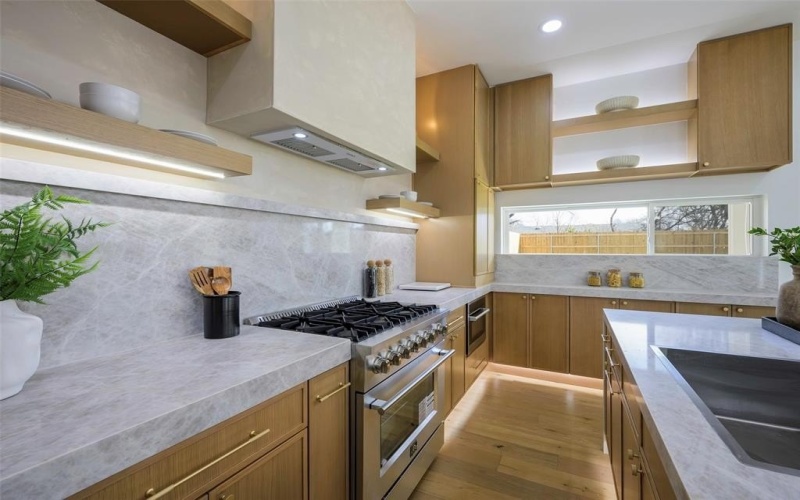 3342 Borger Street, Dallas, TX 75212, 4 Habitaciones Habitaciones , ,3 BañosBaños,Residential,En Venta,3342 Borger Street,0,21189395