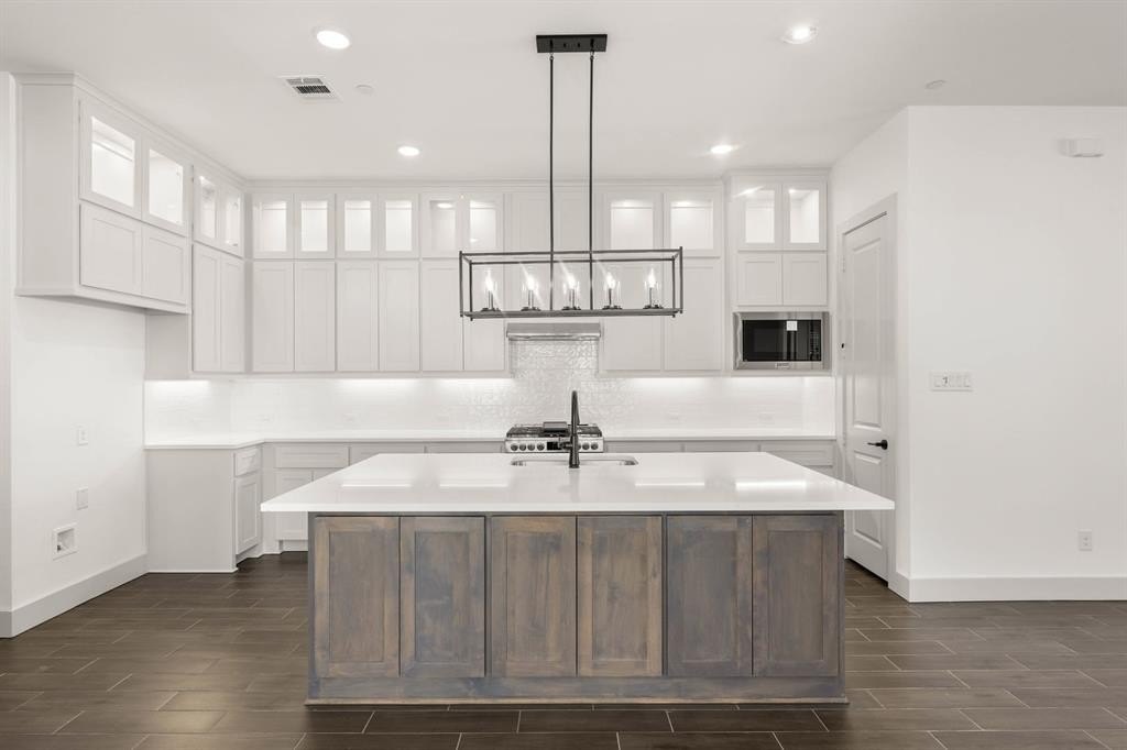 1834 Wittington Place, Farmers Branch, TX 75234, 4 Habitaciones Habitaciones , ,3 BañosBaños,Residential,En Venta,1834 Wittington Place,0,21189548