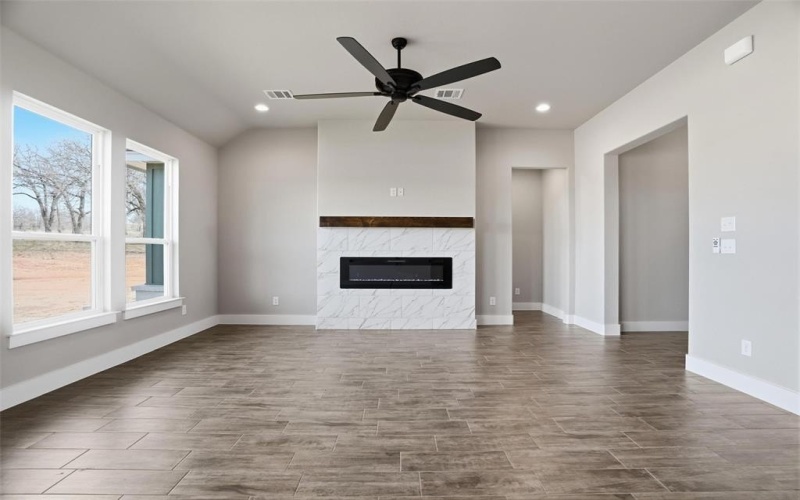 1039 Colt Road, Springtown, TX 76082, 3 Bedrooms Bedrooms, ,2 BathroomsBathrooms,Residential,For Sale,1039 Colt Road,0,21189625