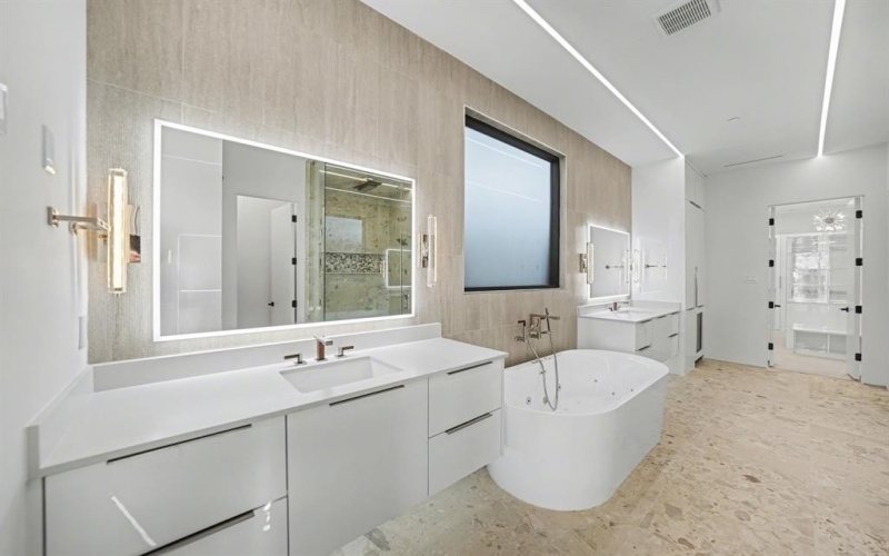 9457 Waterview Road, Dallas, TX 75218, 5 Habitaciones Habitaciones , ,9 BañosBaños,Residential,En Venta,9457 Waterview Road,0,21190058