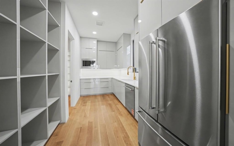 9457 Waterview Road, Dallas, TX 75218, 5 Habitaciones Habitaciones , ,9 BañosBaños,Residential,En Venta,9457 Waterview Road,0,21190058