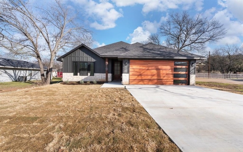 119 Smith Street, Hillsboro, TX 76645, 3 Bedrooms Bedrooms, ,2 BathroomsBathrooms,Residential,For Sale,119 Smith Street,0,21190308