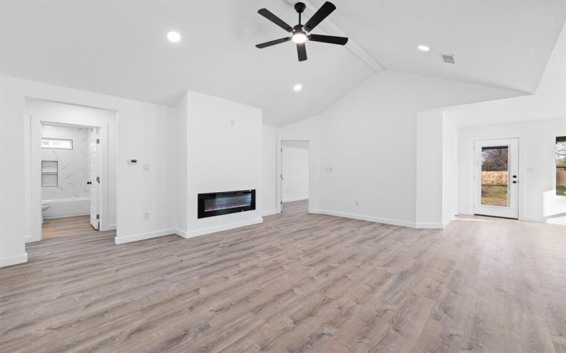 119 Smith Street, Hillsboro, TX 76645, 3 Bedrooms Bedrooms, ,2 BathroomsBathrooms,Residential,For Sale,119 Smith Street,0,21190308