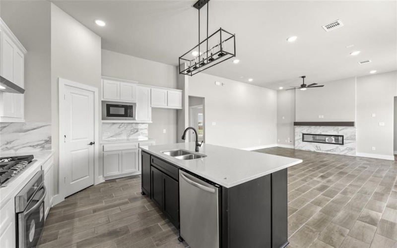 713 Wilderness Point Lane, Anna, TX 75409, 3 Bedrooms Bedrooms, ,2 BathroomsBathrooms,Residential,For Sale,713 Wilderness Point Lane,20686772