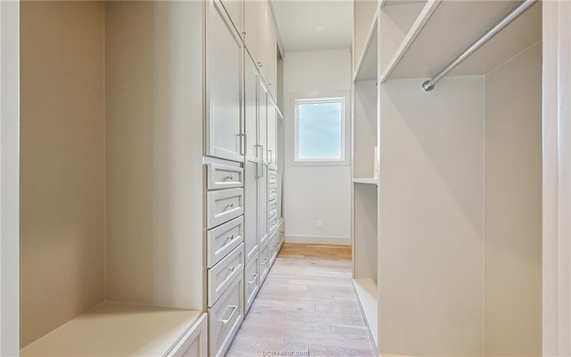 2317 Storyteller, College Station, TX 77845, 5 Habitaciones Habitaciones , ,7 BañosBaños,Residential,En Venta,2317 Storyteller,0,25011135