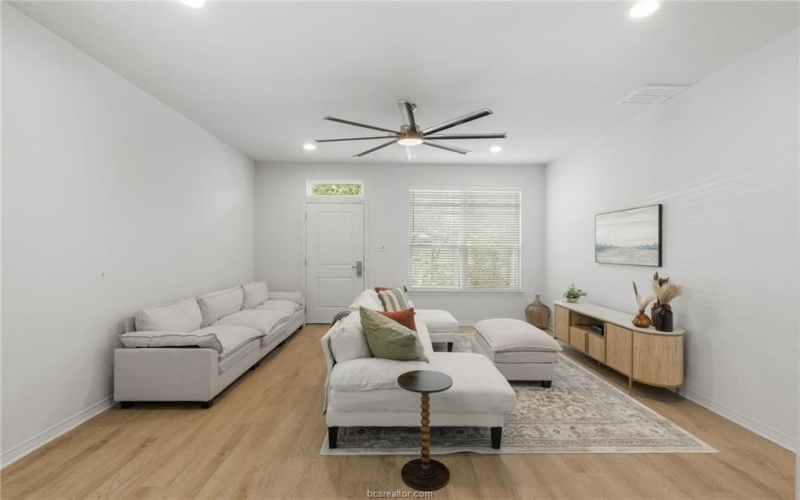 240 Richards Street, College Station, TX 77840, 6 Habitaciones Habitaciones , ,7 BañosBaños,Residential,En Venta,240 Richards Street,0,25011281