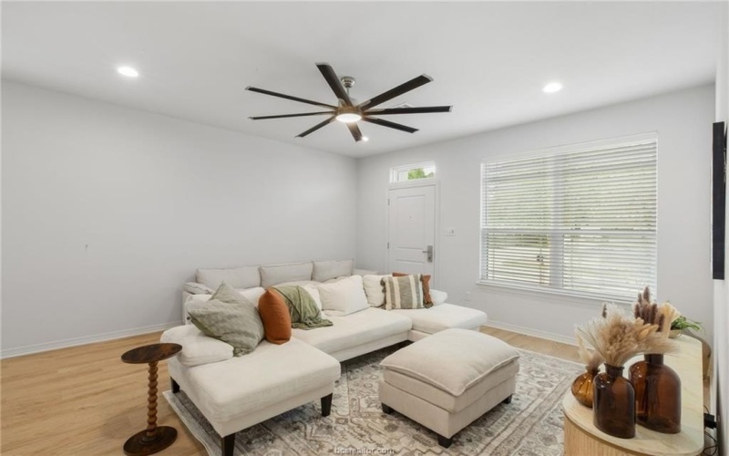 240 Richards Street, College Station, TX 77840, 6 Habitaciones Habitaciones , ,7 BañosBaños,Residential,En Venta,240 Richards Street,0,25011281