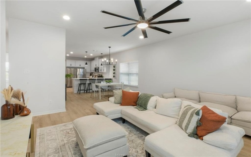 240 Richards Street, College Station, TX 77840, 6 Habitaciones Habitaciones , ,7 BañosBaños,Residential,En Venta,240 Richards Street,0,25011281