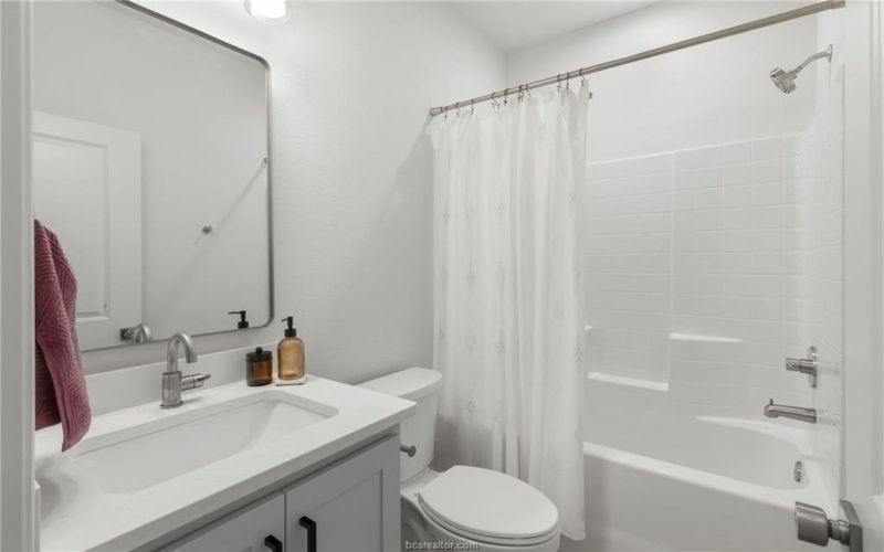 228 Richards Street, College Station, TX 77840, 6 Habitaciones Habitaciones , ,7 BañosBaños,Residential,En Venta,228 Richards Street,0,25011512