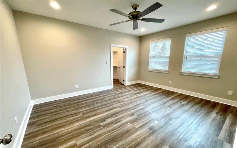 710 Vassar Court unit: B, College Station, TX 77840, 5 Habitaciones Habitaciones , ,7 BañosBaños,Residential Multi Family,En Venta,710 Vassar Court unit: B,0,26000318