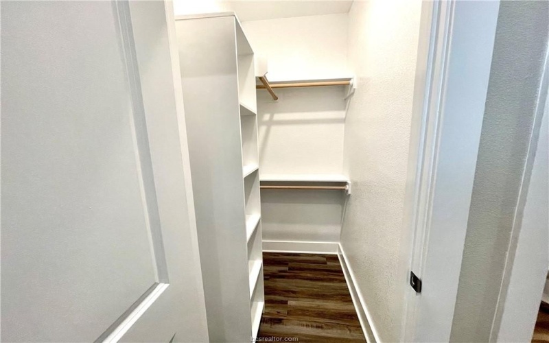 710 Vassar Court unit: B, College Station, TX 77840, 5 Habitaciones Habitaciones , ,7 BañosBaños,Residential Multi Family,En Venta,710 Vassar Court unit: B,0,26000318