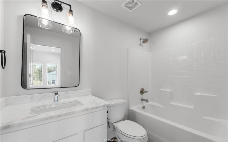 1412 Magnolia Drive, College Station, TX 77840, 4 Habitaciones Habitaciones , ,5 BañosBaños,Residential,En Venta,1412 Magnolia Drive,0,26000538