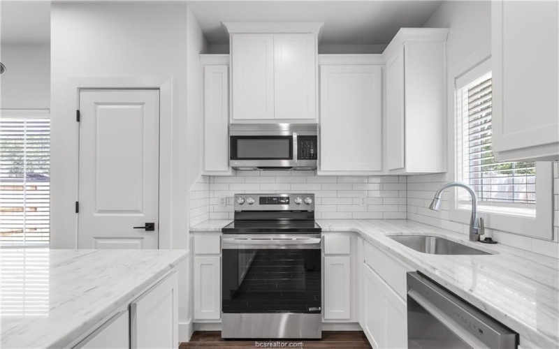 1412 Magnolia Drive, College Station, TX 77840, 4 Habitaciones Habitaciones , ,5 BañosBaños,Residential,En Venta,1412 Magnolia Drive,0,26000538