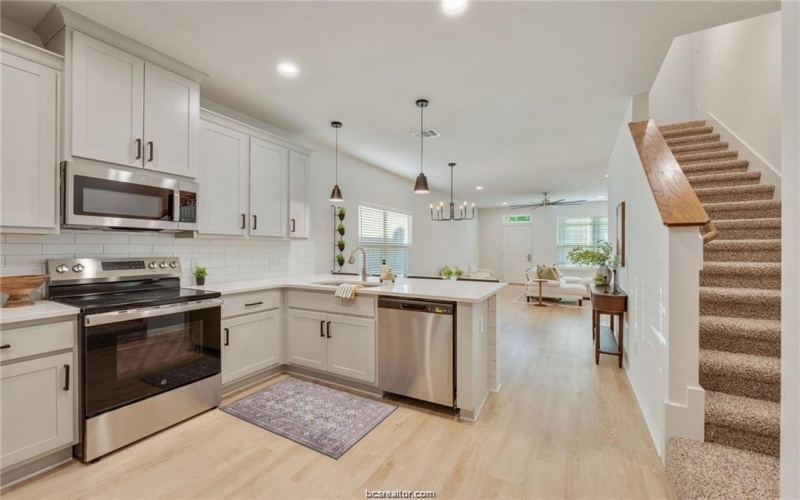 216 Richards, College Station, TX 77840, 6 Bedrooms Bedrooms, ,7 BathroomsBathrooms,Residential,For Sale,216 Richards,0,26000795