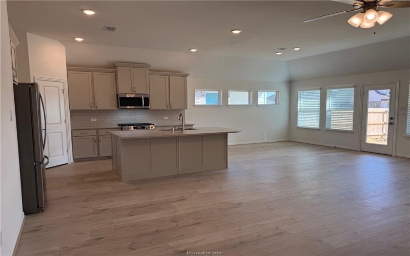 6222 Greenville Drive, College Station, TX 77845, 3 Habitaciones Habitaciones , ,2 BañosBaños,Residential,En Venta,6222 Greenville Drive,0,26001643