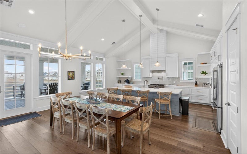 217 Sweet Bay Street, Port Aransas, TX 78373, 6 Habitaciones Habitaciones , ,6 BañosBaños,Residential,En Venta,217 Sweet Bay Street,0,472138