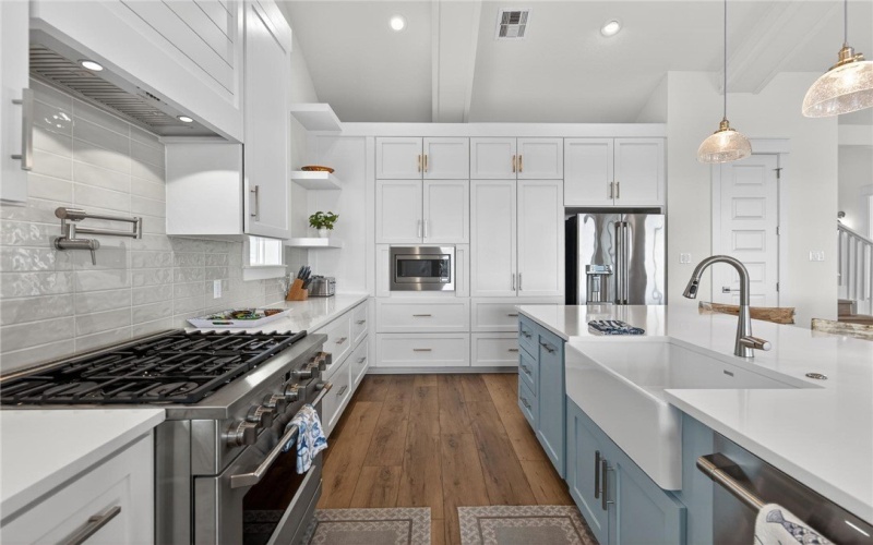 217 Sweet Bay Street, Port Aransas, TX 78373, 6 Habitaciones Habitaciones , ,6 BañosBaños,Residential,En Venta,217 Sweet Bay Street,0,472138