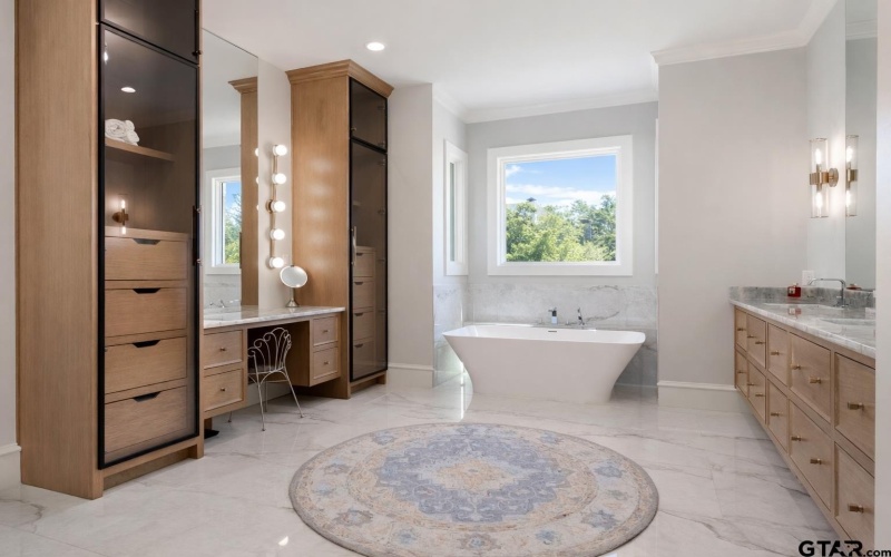 1830 Sentinel Way, Tyler, TX 75703, 4 Bedrooms Bedrooms, ,5 BathroomsBathrooms,Residential,For Sale,1830 Sentinel Way,0,26002733