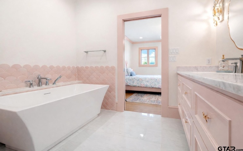 1830 Sentinel Way, Tyler, TX 75703, 4 Bedrooms Bedrooms, ,5 BathroomsBathrooms,Residential,For Sale,1830 Sentinel Way,0,26002733