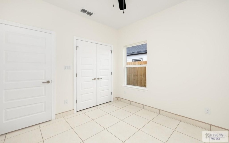 2326 N VALLEY CIRCLE unit: B, LA FERIA, TX 78559, 3 Habitaciones Habitaciones , ,2 BañosBaños,Residential Multi Family,En Venta,2326 N VALLEY CIRCLE unit: B,0,29765675