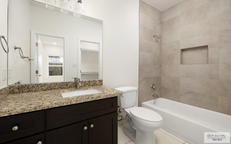 2326 N VALLEY CIRCLE unit: B, LA FERIA, TX 78559, 3 Habitaciones Habitaciones , ,2 BañosBaños,Residential Multi Family,En Venta,2326 N VALLEY CIRCLE unit: B,0,29765675